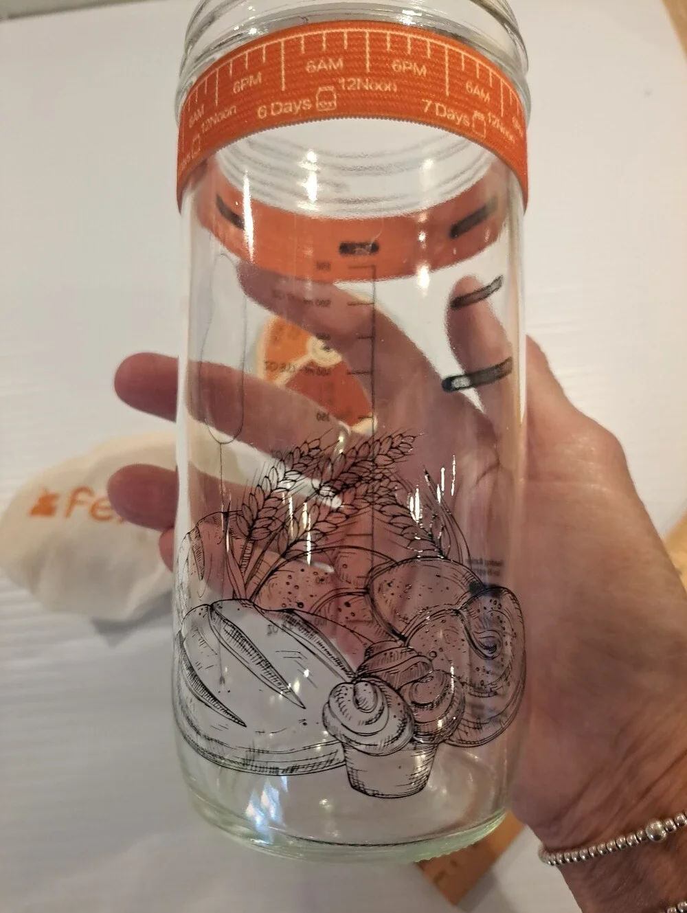 Sourdough Starter Kit. Jar, Tracking, Temperature, Lid & Cover. New